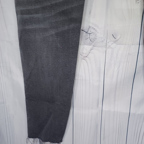 Madewell 9” Mid-Rise Skinny Distressed Black Denim Jeans Raw Hem Womens 30 - Picture 11 of 13